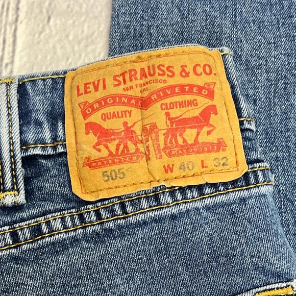 Levi's 505 Men's Blue Denim Jeans W40xL32 | Classic Straight Fit - Picture 4 of 5